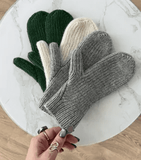 [Наталья Жданова] [street.hats.repeat] Варежки Fire (2022)