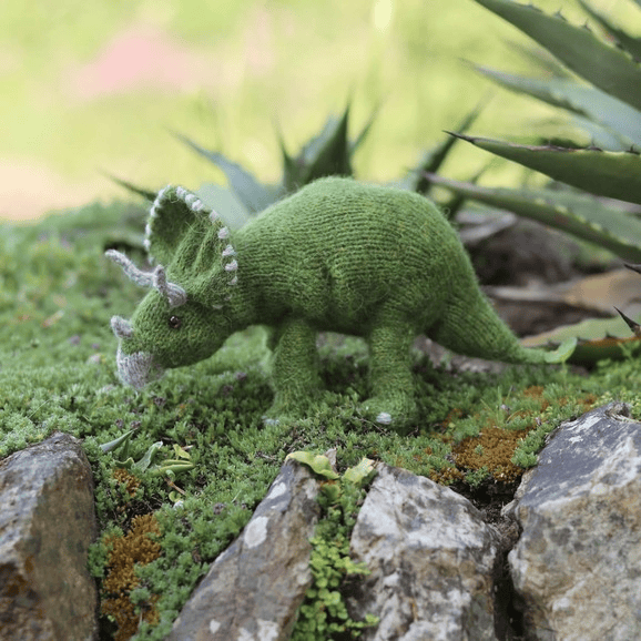 [Вяжи.ру] Вязаный спицами динозавр трицератопс Triceratops (2024)