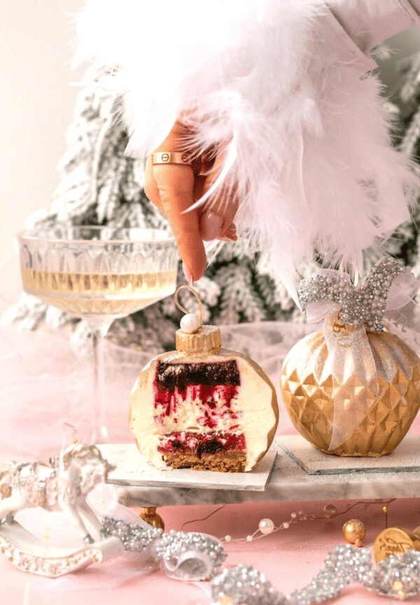 [Екатерина Завирюха] Новогодние шары Вишня-Шоколад (2025)