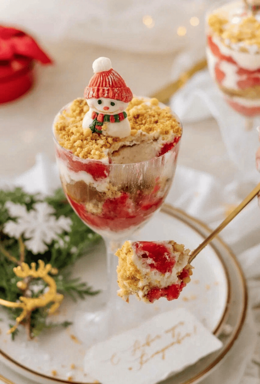 [Екатерина Завирюха] Десерт «Клубника в йогурте» (2025)