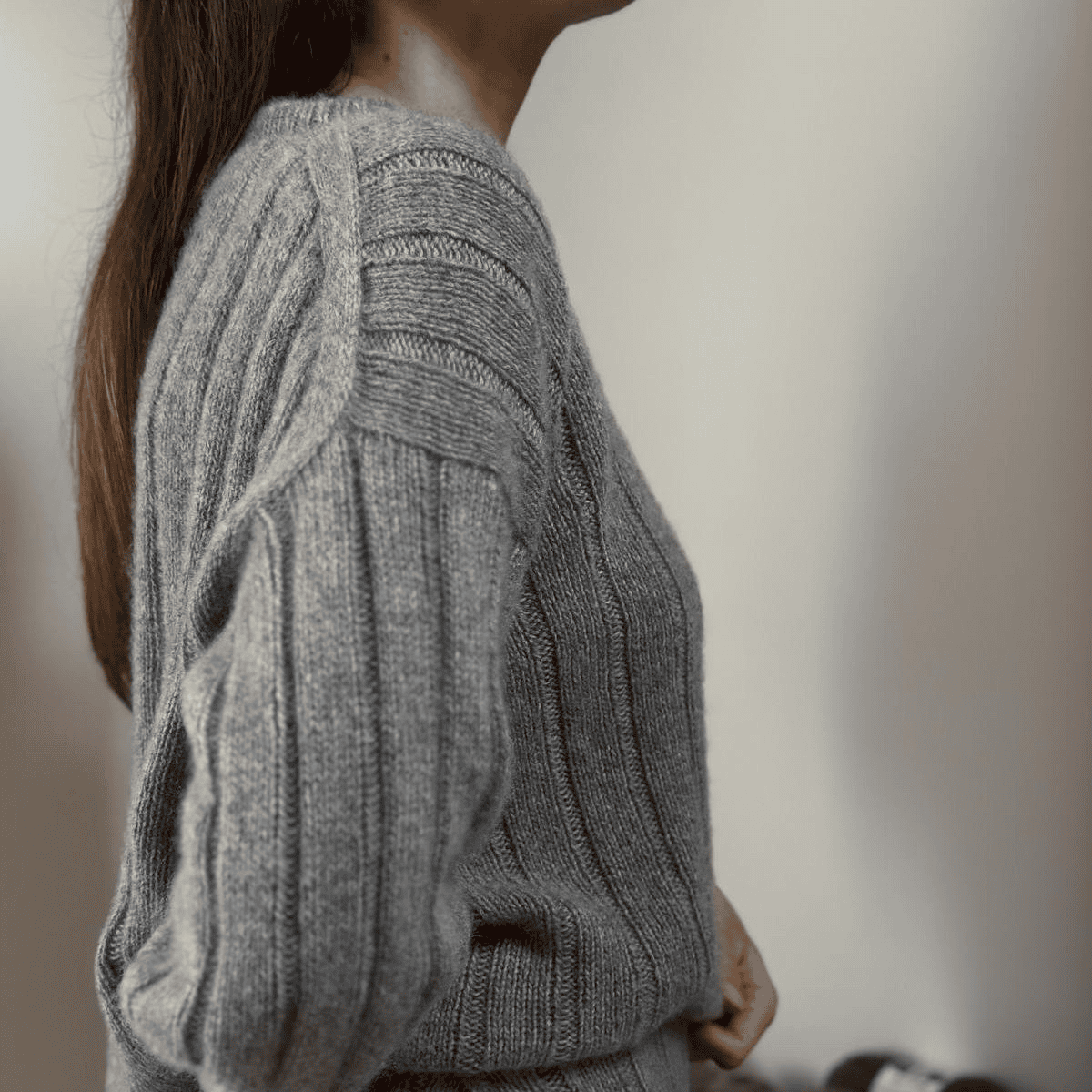 [Magdalena Parker] Кашемировый свитер-оверсайз с японским плечом Boston, вязанный спицами сверху (2025)