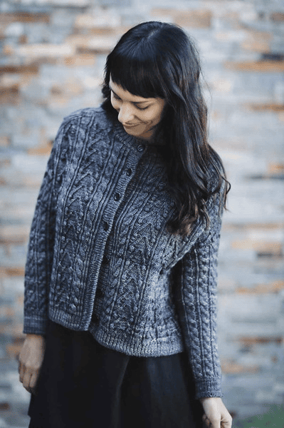 [Вяжи.ру] Вязаный жакет с аранами Farm Twist (2024)