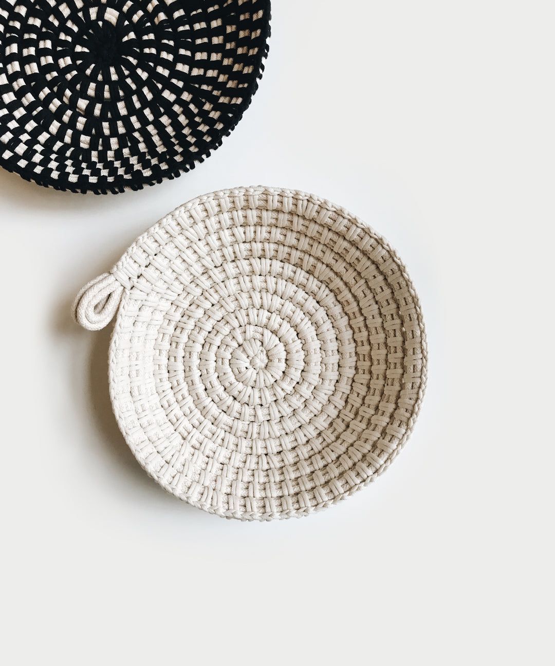 [Вязание] Мастер-класс корзинка Бахон [debrosse.com]