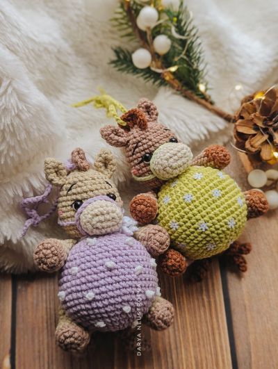 [Вязаные игрушки] Лошадка на шаре [Дарья Неустроева]