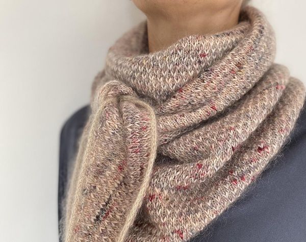 [Вязание] Вязаная спицами простая текстурная шаль Uptown [Вяжи.ру]