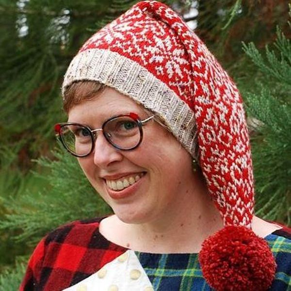 [Вязание] Вязаный спицами новогодний колпак Red Nick`s fancy Hat [Вяжи.ру] [Ли Мередит]