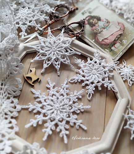 [Дом с кружевами] [Светлана Лель] Снежинки Русские узоры 2 (3 схемы + 3 описания) (2025)