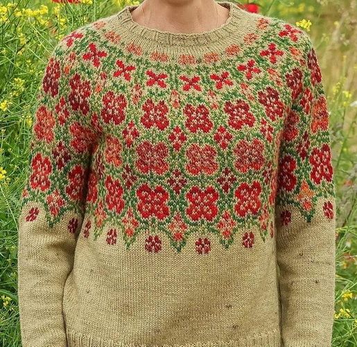 [Вязание] Вязаный спицами жаккардовый пуловер с цветами Golden Poppy Sweater [Вяжи.ру] [Elenor Mortensen]